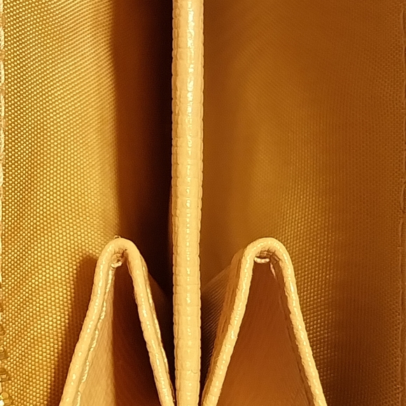 Furla Trifold Blue & Beige Saffiano Wallet (Nwot) - Picture 13 of 16